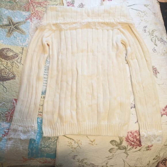Lace trim off shoulder sweater - Picture 3 of 6